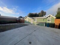 Building Photo - Tucked Away Antioch Home!