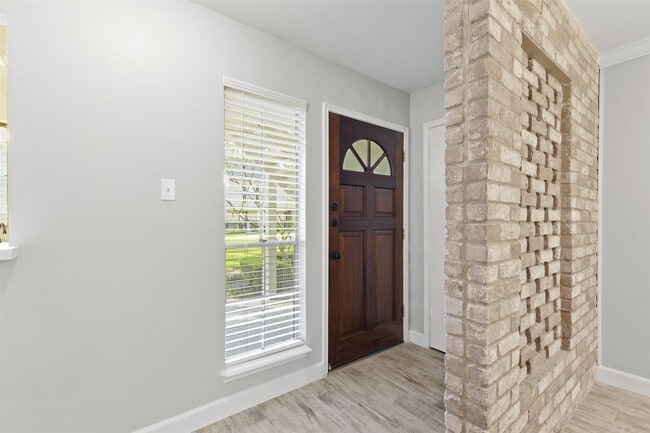 Building Photo - 13010 Trail Hollow Dr