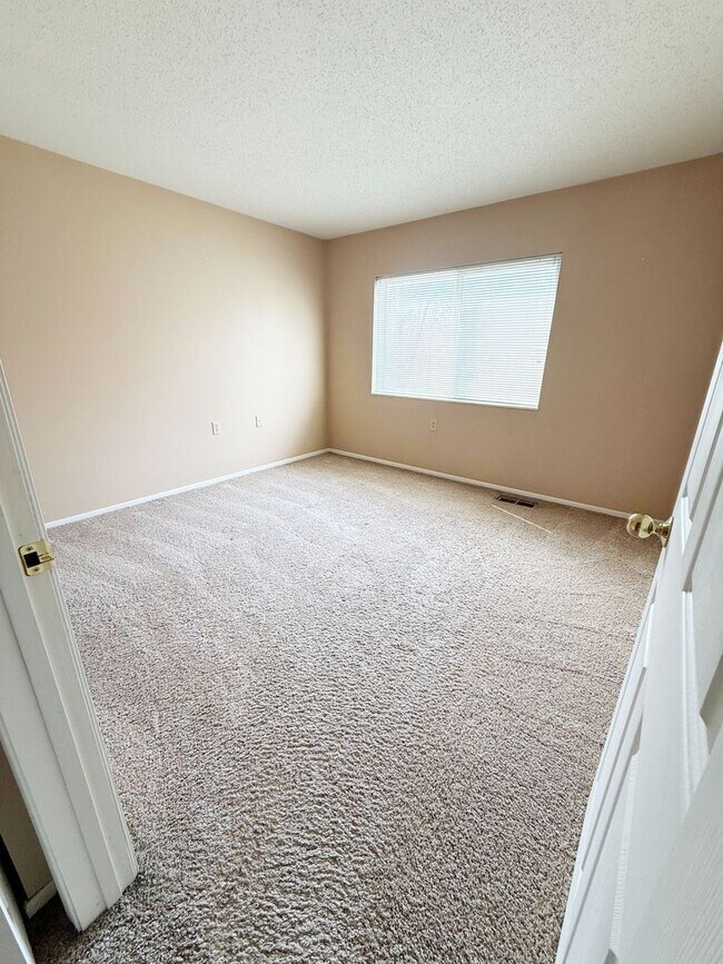 Building Photo - Contemporary Condo with River Views in Historic Marietta!