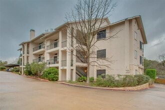 Building Photo - 2209 Hancock Dr