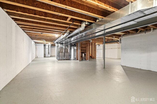 Building Photo - 15 Meadowlark Dr