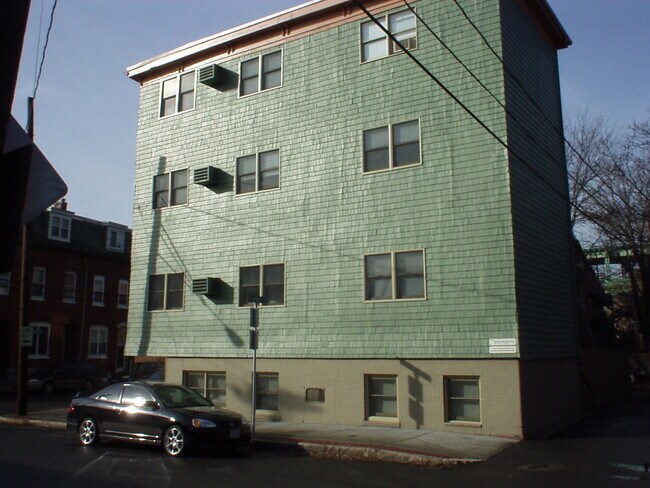 Building Photo - 33 Medford St