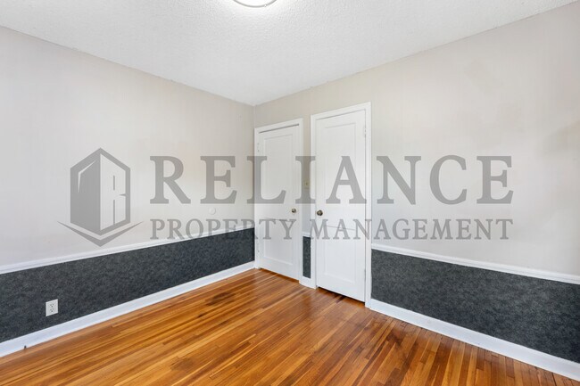 Building Photo - 1112 S Martinson Ave