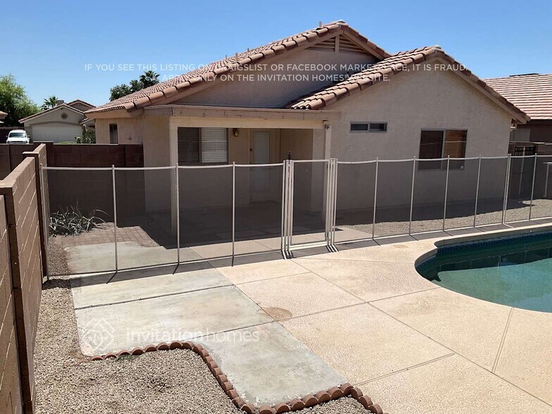 Building Photo - 954 E Pima Ave