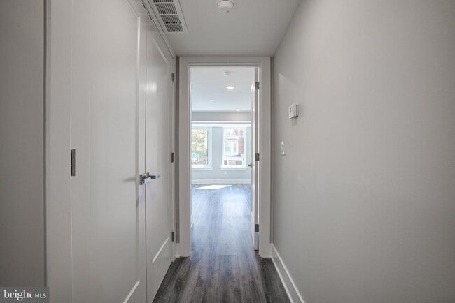 Building Photo - 540 S 52nd St