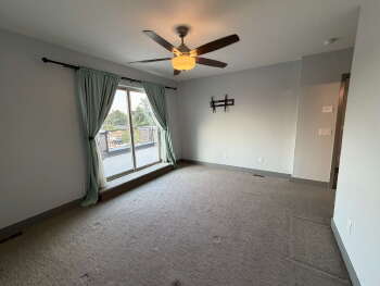 Building Photo - 2-Bed/2.5 Bath Townhouse with 2 car garage! Upper level deck with views!
