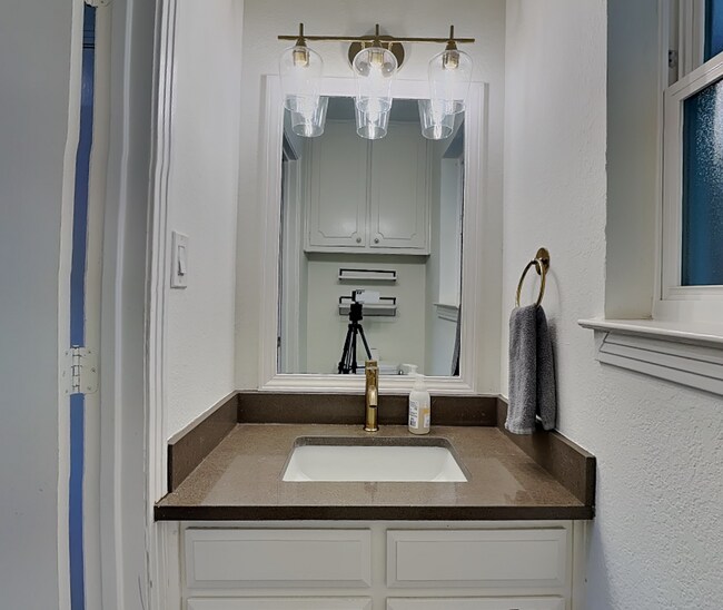 Building Photo - Style, Space & Sophistication in the Heart of Overton West!