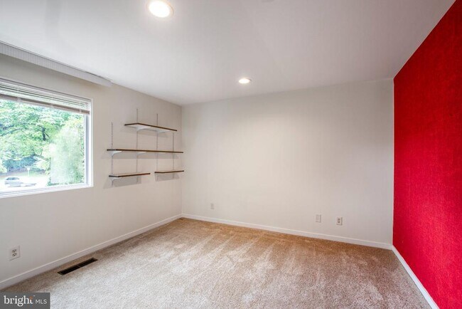 Building Photo - 3406 Woodvalley Dr