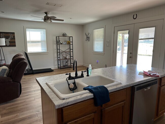 Building Photo - 21488 Mixon Rd