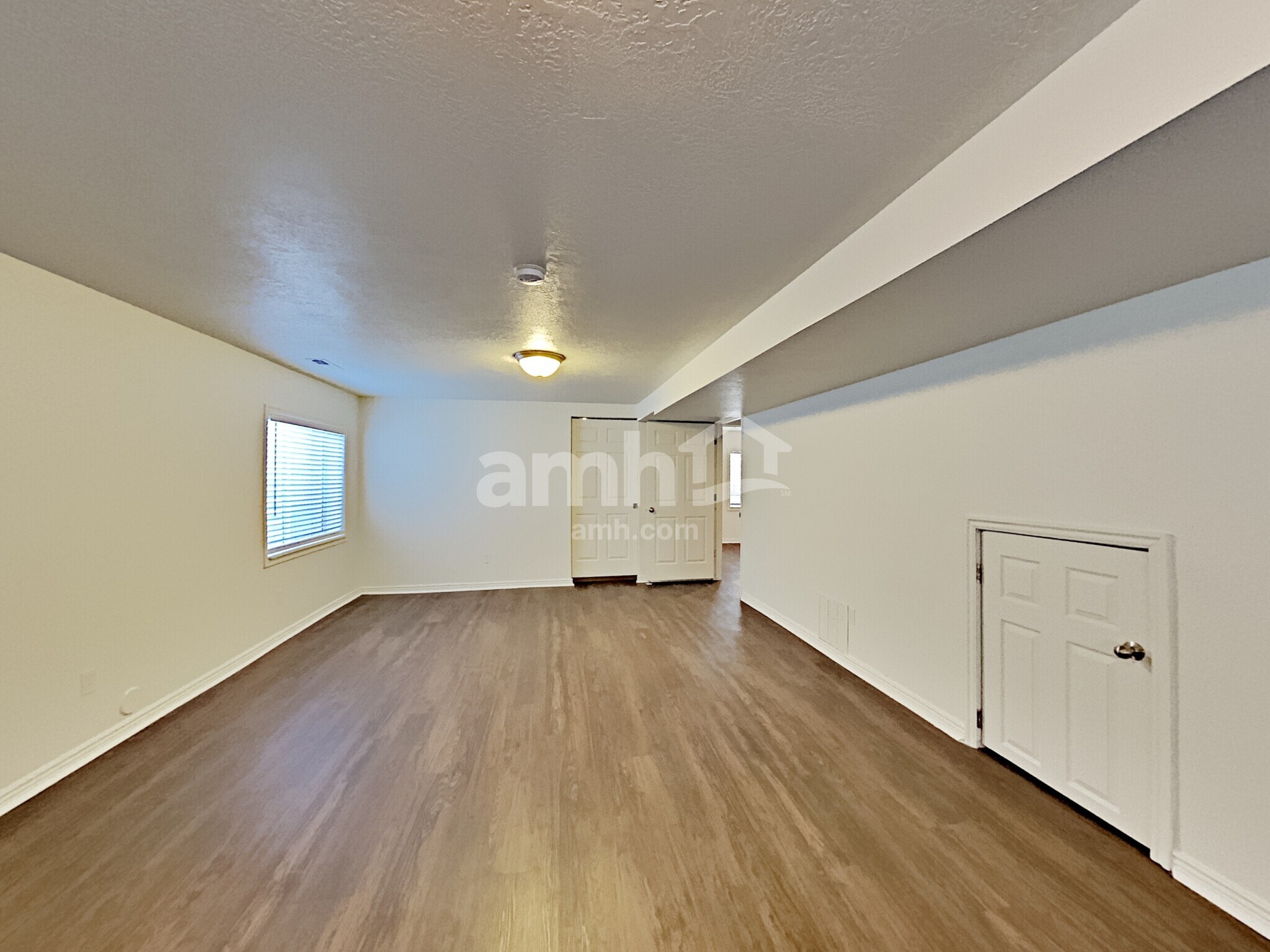 Building Photo - 4384 Maple Dr