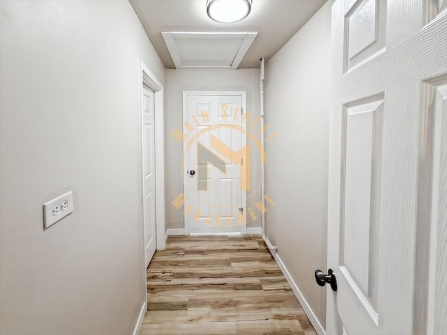 Building Photo - 2 Bed 1 Bath Single Family Home