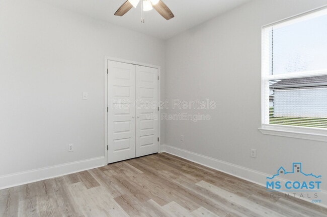 Building Photo - 15334 Oak Creek Cove