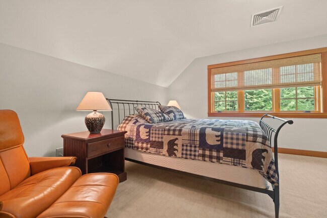 Building Photo - 28 Yellow Birch Cir