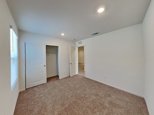 Building Photo - Brand New 2-Story Home for Rent – 5 Bedroo...