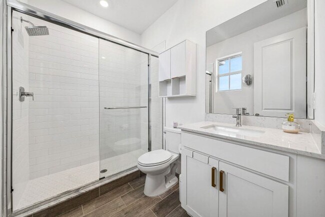 Building Photo - 655 Hookline Cir