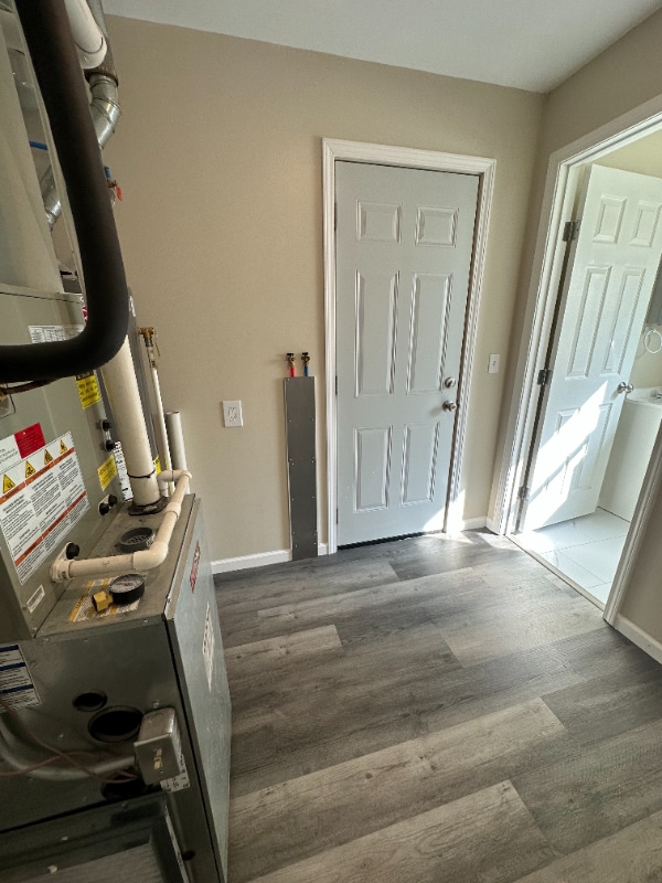 Building Photo - 921 Main St