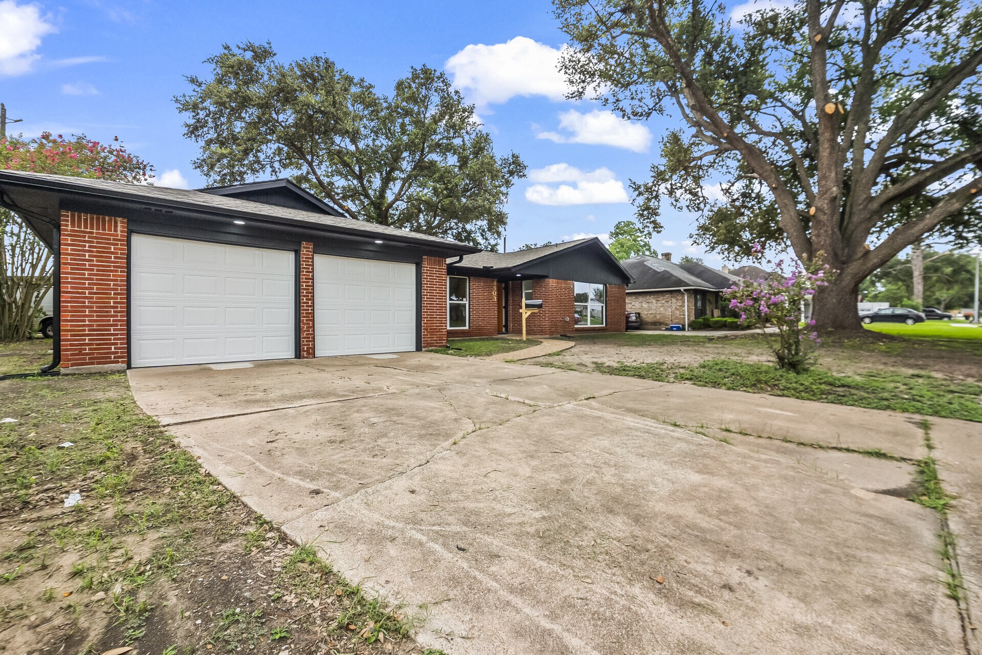 Building Photo - 4903 Mayflower St
