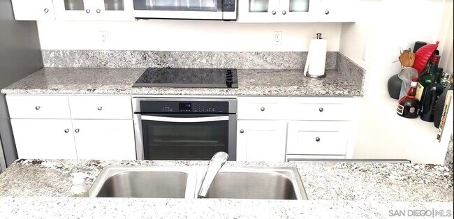 Building Photo - 3148 Via Alicante Via