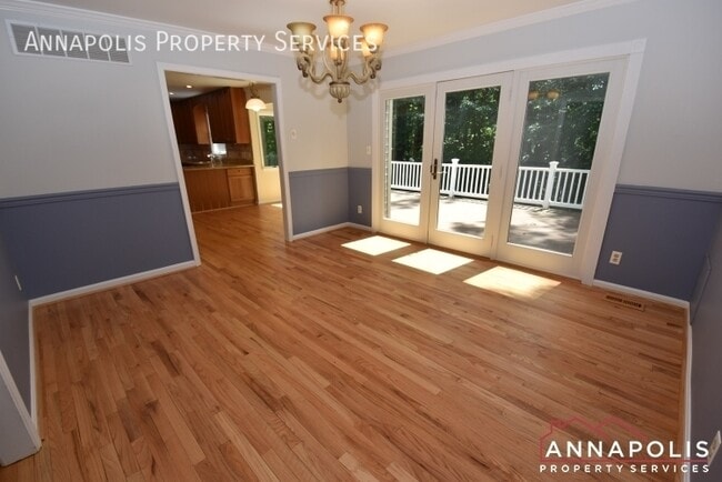Building Photo - 1069 Carriage Hill Pkwy