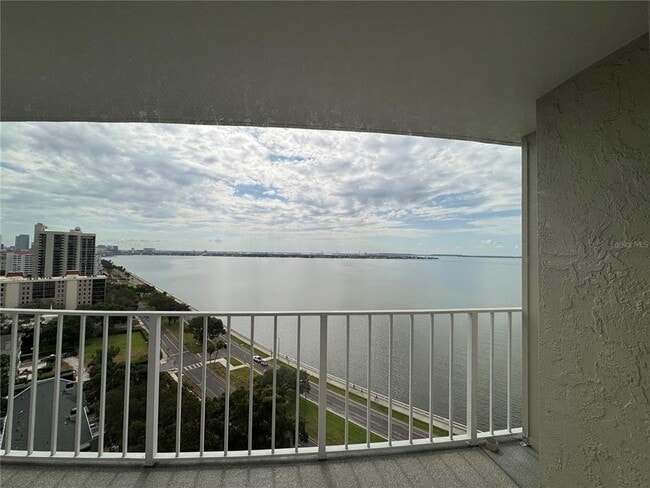 Building Photo - 2611 Bayshore Blvd