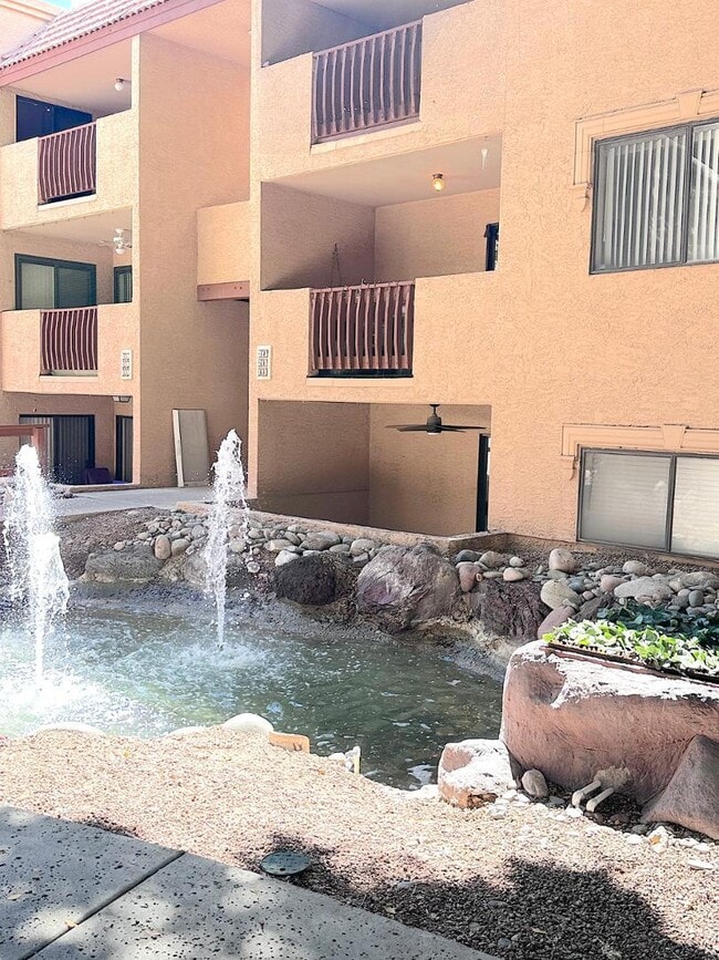 Building Photo - 3031 N Civic Center Plaza