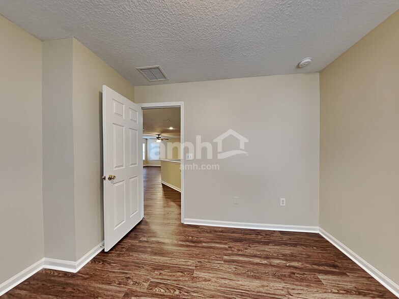 Building Photo - 11659 Spring Board Dr