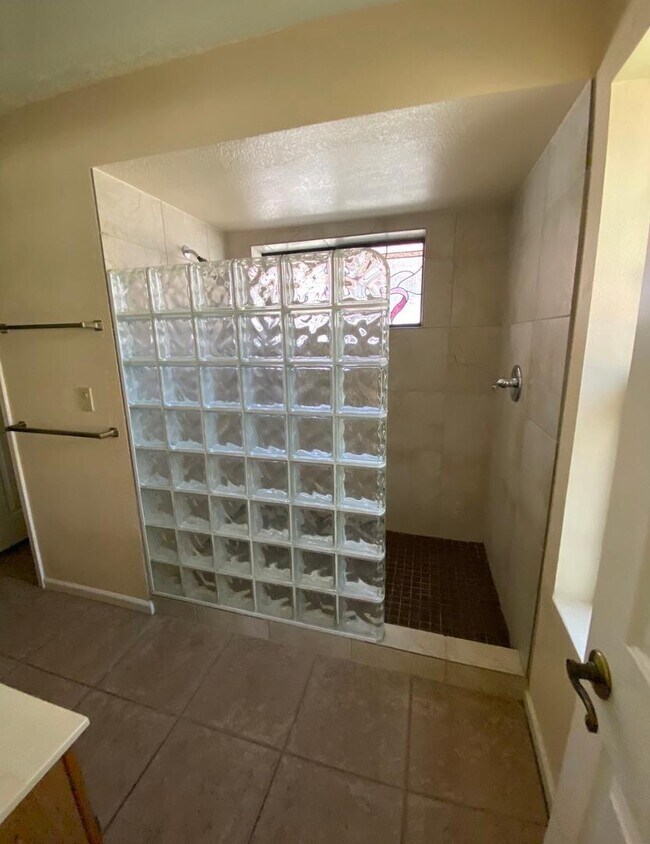 Building Photo - 721 N Mallard St