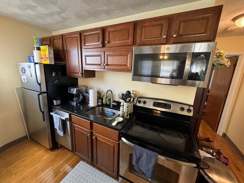 Building Photo - 217 Holland St