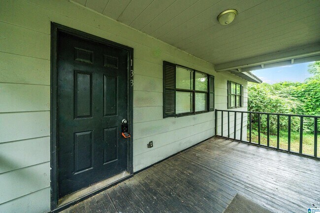Building Photo - 133 Persimmon St