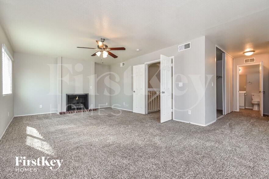 Building Photo - 3909 Almondwood Dr