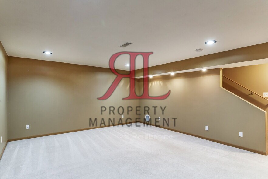 Building Photo - 8669 Brenstuhl Park Dr