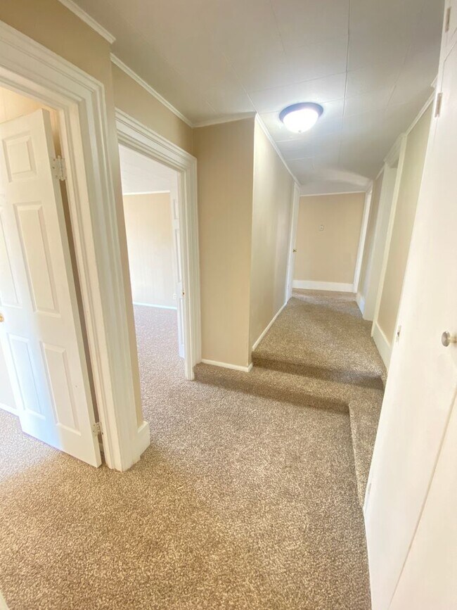 Building Photo - 217 W Irving Ave