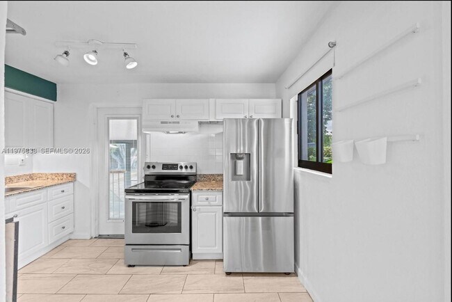 Building Photo - 5754 SW 20th St