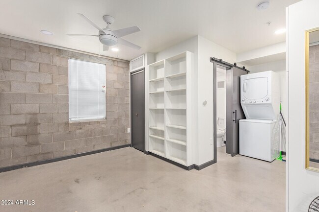 Building Photo - 129 N 11th Ave