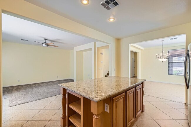 Building Photo - Beautiful 3 bedroom in Tuscany  community
