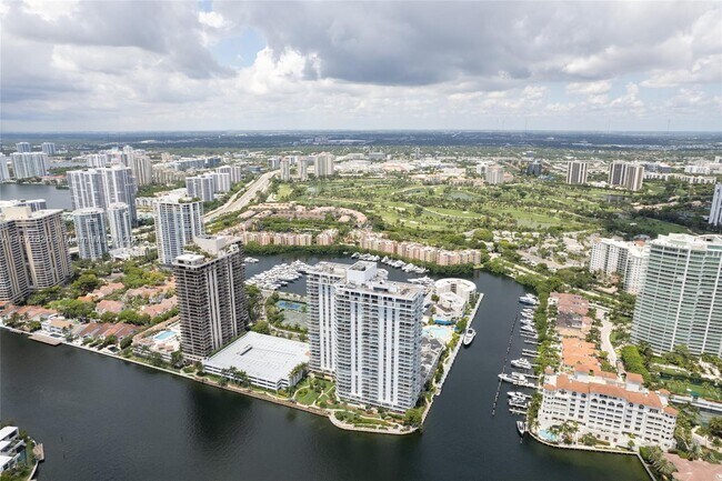 Building Photo - 19707 Turnberry Way