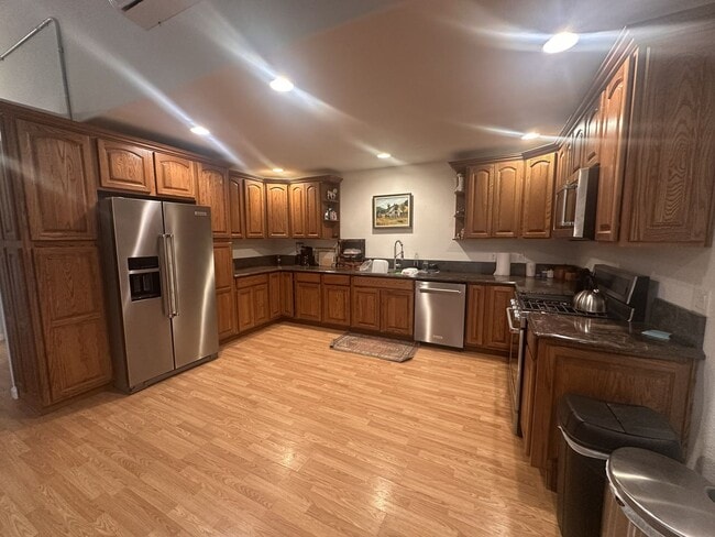 Building Photo - 469-922 Eternal Spring Way