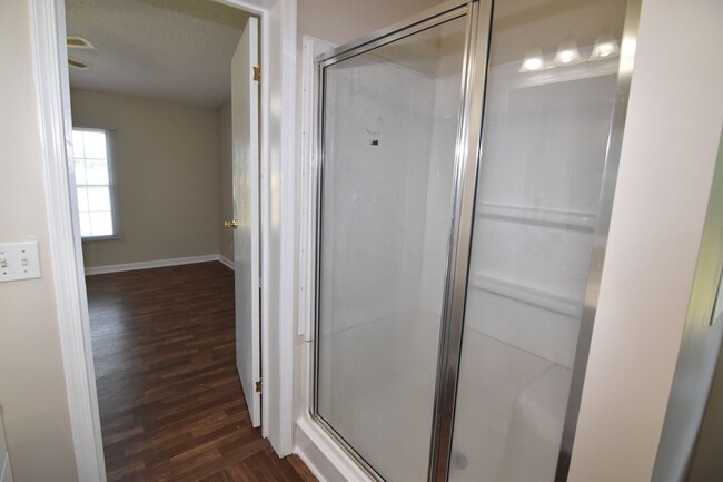 Building Photo - Spacious 3-Bed, 2-Bath Manufactured Home o...