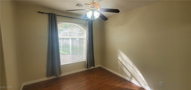 Building Photo - 2050 W Warm Springs Rd