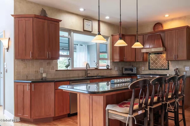 Building Photo - 27 Hill Rd