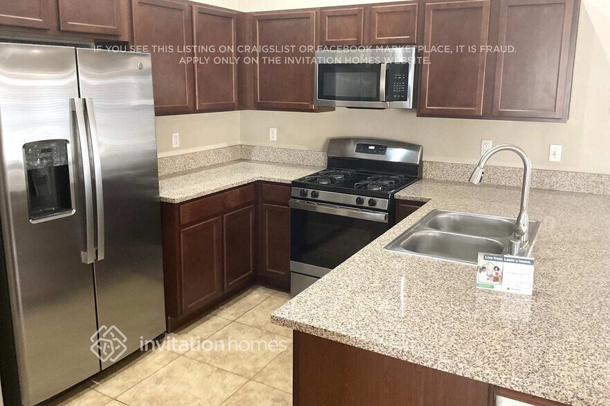 Building Photo - 8036 Radigan Ave