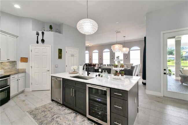 Building Photo - 231 Lakay Pl