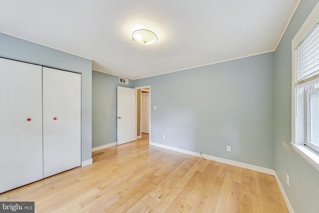 Building Photo - 412 Walnut Dr