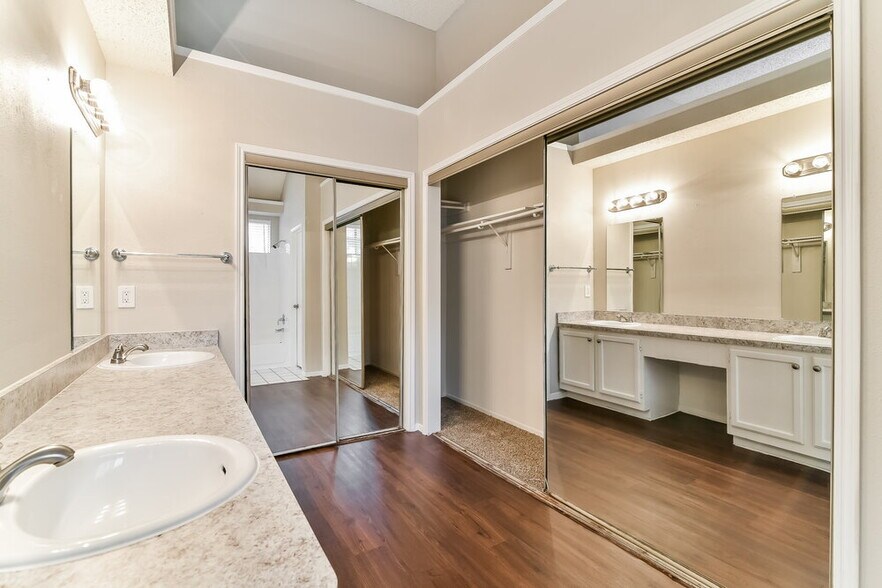 Building Photo - 8123 Summer Trail Dr