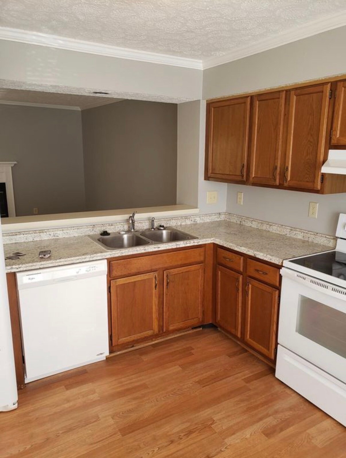 Building Photo - 445 Claircrest Dr