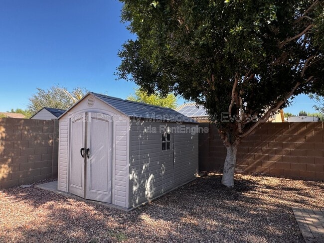 Building Photo - 18184 W Saguaro Ln