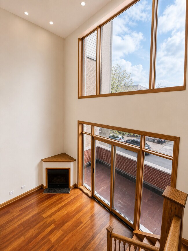 Building Photo - 1644 W Le Moyne St