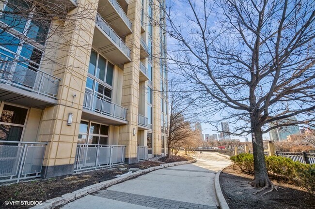 Building Photo - 700 N Larrabee St