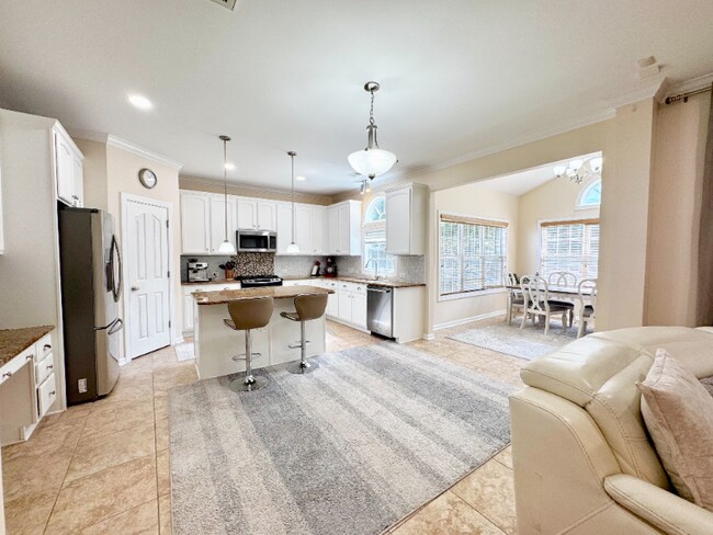 Building Photo - 16012 Caranna Ct