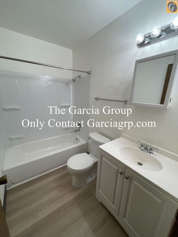 Building Photo - 3712 S Kelly Ave